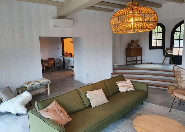 Villa Torre Cal Sada *